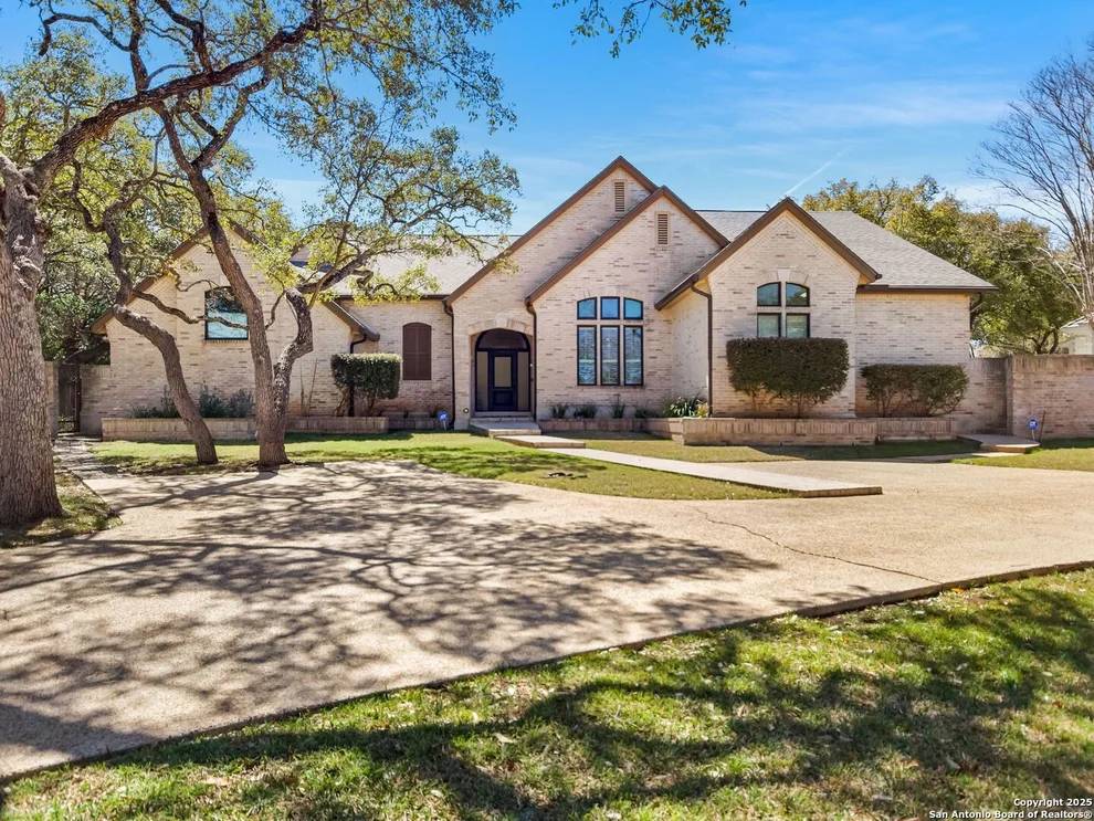 Unit for sale at 112 Cinnamon Oak, Shavano Park, TX 78230