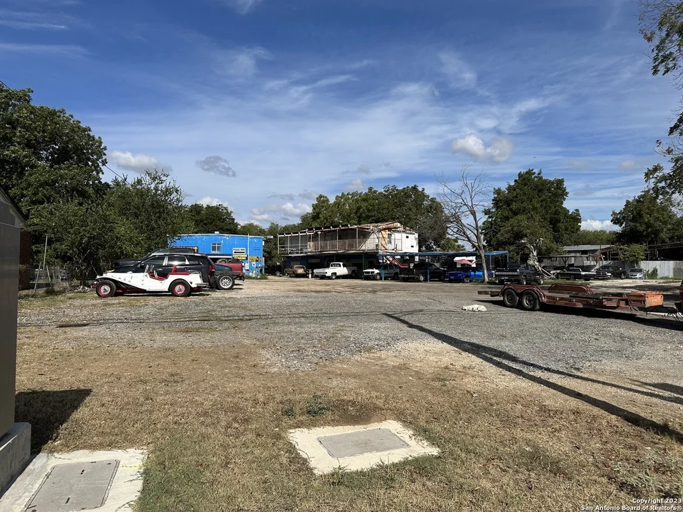 Unit for sale at 1101 Quintana Rd, San Antonio, TX 78211