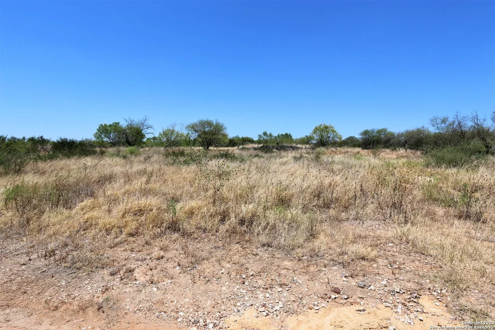 Unit for sale at 109 County Road 2638, Devine, TX 78016