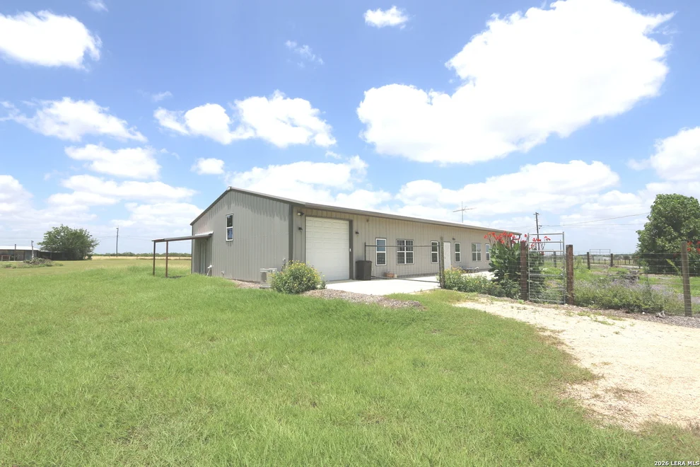 Unit for sale at 1221 N Santa Clara Rd, Marion, TX 78124