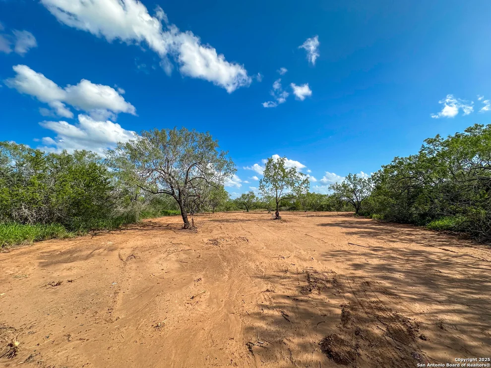 Unit for sale at 5850 CR 422, Pleasanton, TX 78064