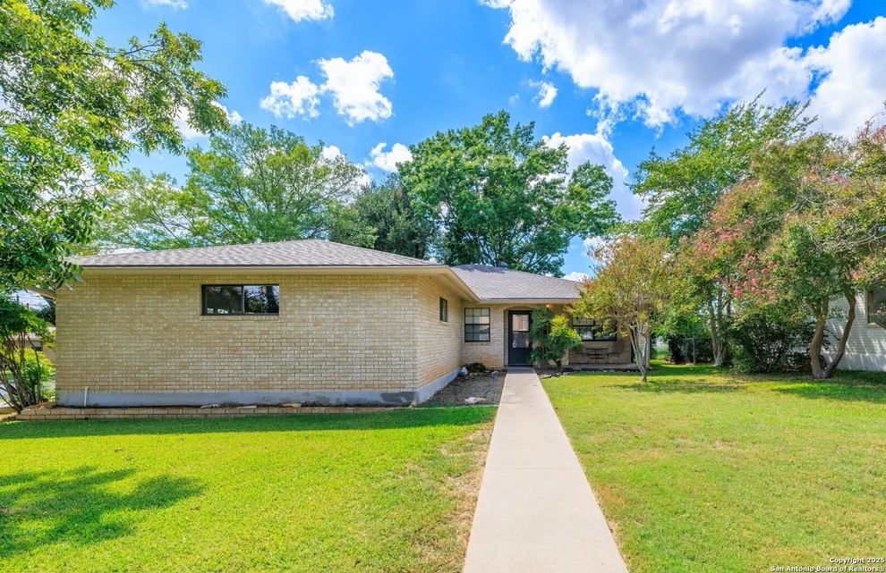 Unit for sale at 101 Broadmoor, Fredericksburg, TX 78624