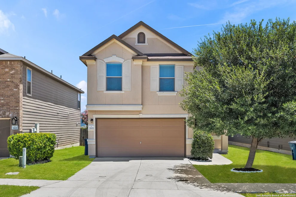 Unit for sale at 3909 Legend Pond, New Braunfels, TX 78130