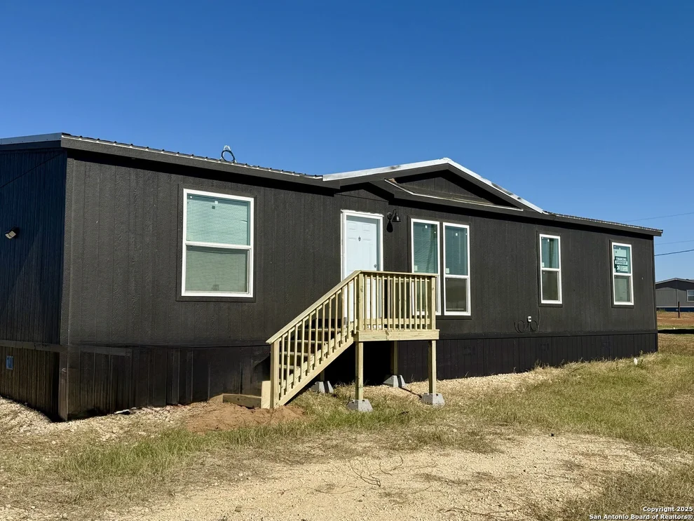 Unit for sale at 223 Dairy, Pleasanton, TX 78064