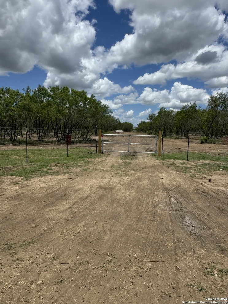 Unit for sale at 05 Windmill Ranchettes CR 329, Jourdanton, TX 78026