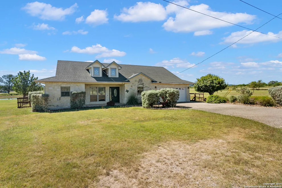 Unit for sale at 308 Wood View Cir, Bandera, TX 78003