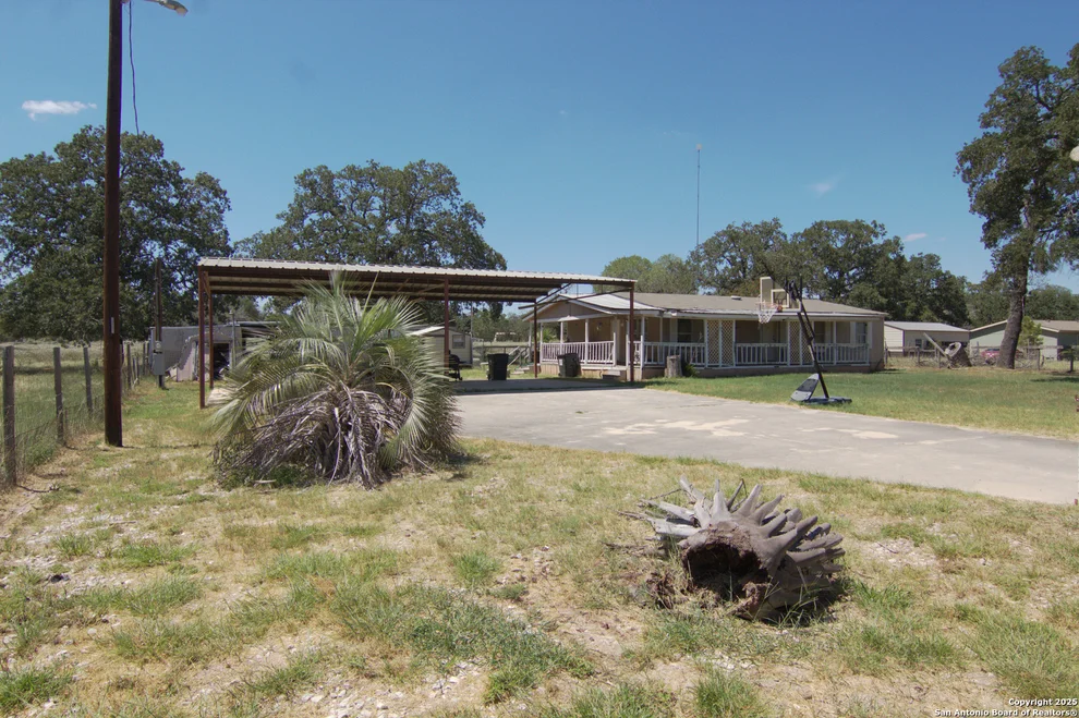 Unit for sale at 118 Flores Oaks, Floresville, TX 78114