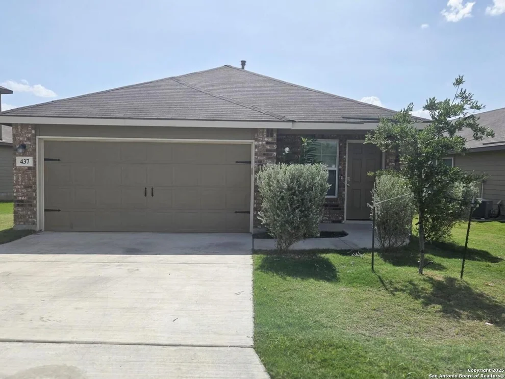 Unit for sale at 437 Middle Green, Floresville, TX 78114