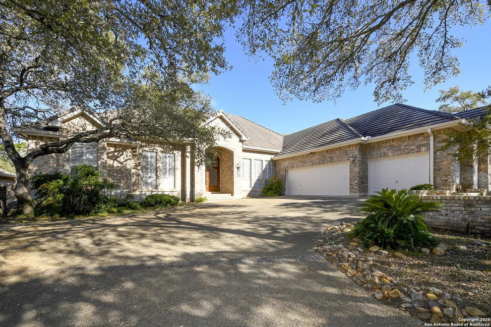 Unit for sale at 13 Westelm Cir, San Antonio, TX 78230
