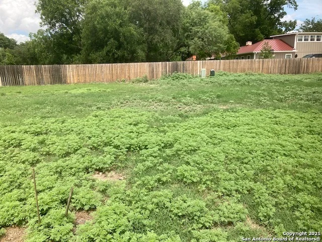Unit for sale at 123 Sutton Place-Lot #17, Uvalde, TX 78801