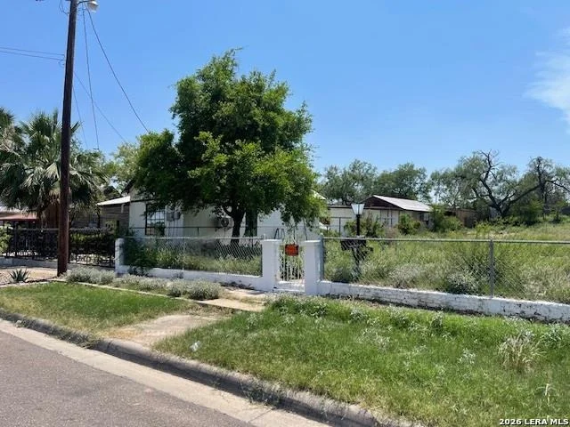 Unit for sale at 965 Ave D, Eagle Pass, TX 78852