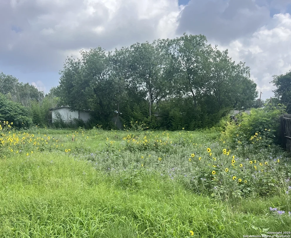 Unit for sale at 4515 W Martin, San Antonio, TX 78237