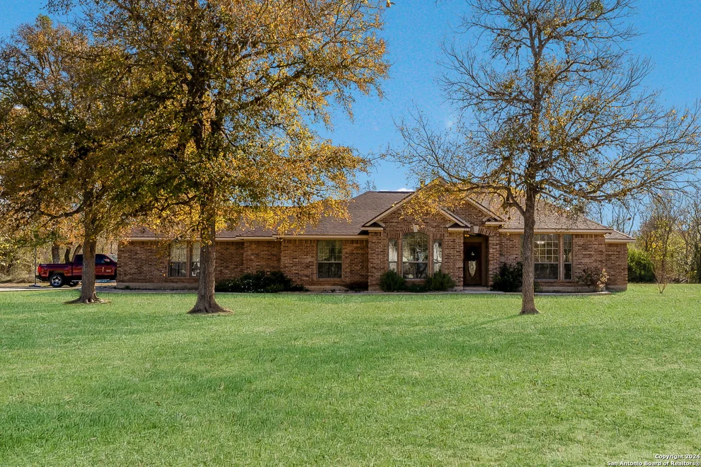 Unit for sale at 213 deer slayer, Seguin, TX 78155