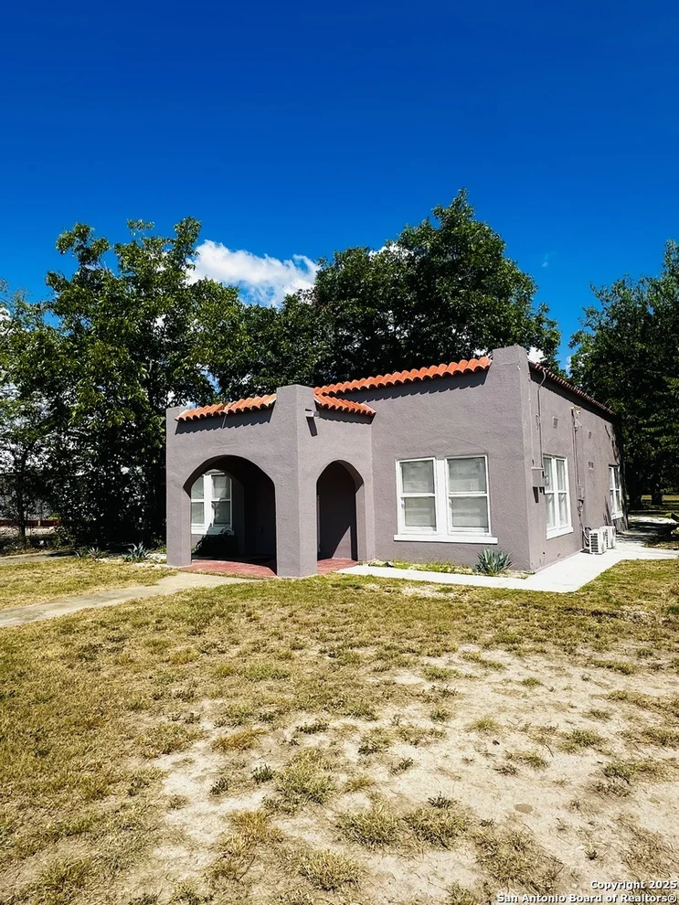 Unit for sale at 947 S AUSTIN ST, Seguin, TX 78155
