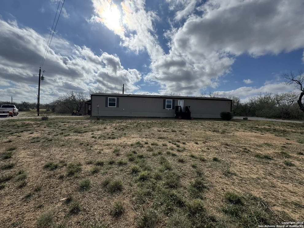 Unit for sale at 2605 County Road 101, Floresville, TX 78114