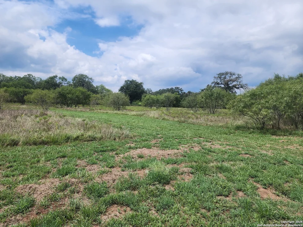 Unit for sale at 255 Zion Hill, Seguin, TX 78155