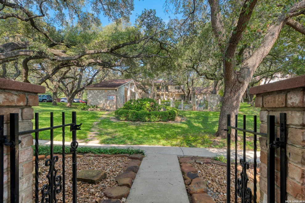 Unit for sale at 11303 Vance Jackson, San Antonio, TX 78230