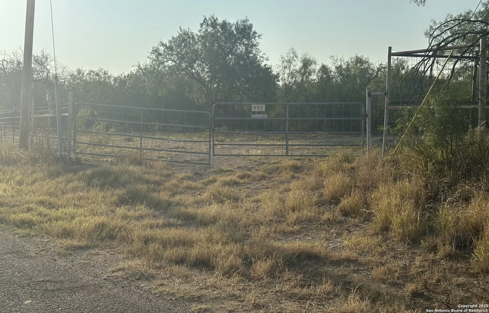 Unit for sale at 992 Jordan, Encinal, TX 78019
