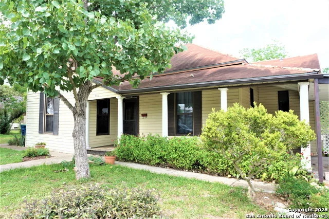 Unit for sale at 806 Polk, Beeville, TX 78102