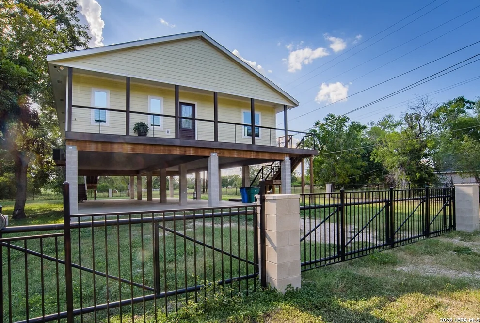 Unit for sale at 105 RIO GRANDE DR, Seguin, TX 78155