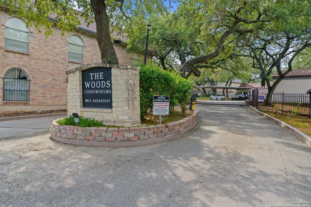 Unit for sale at 8915 Datapoint, San Antonio, TX 78229