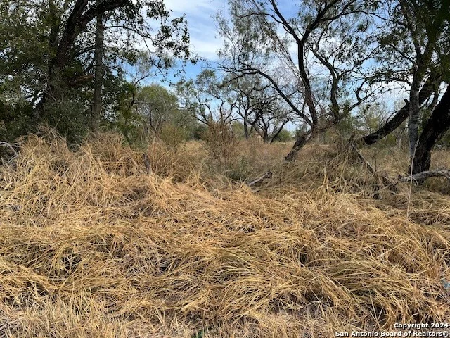 Unit for sale at 325 San Antonio Ave, Leming, TX 78050