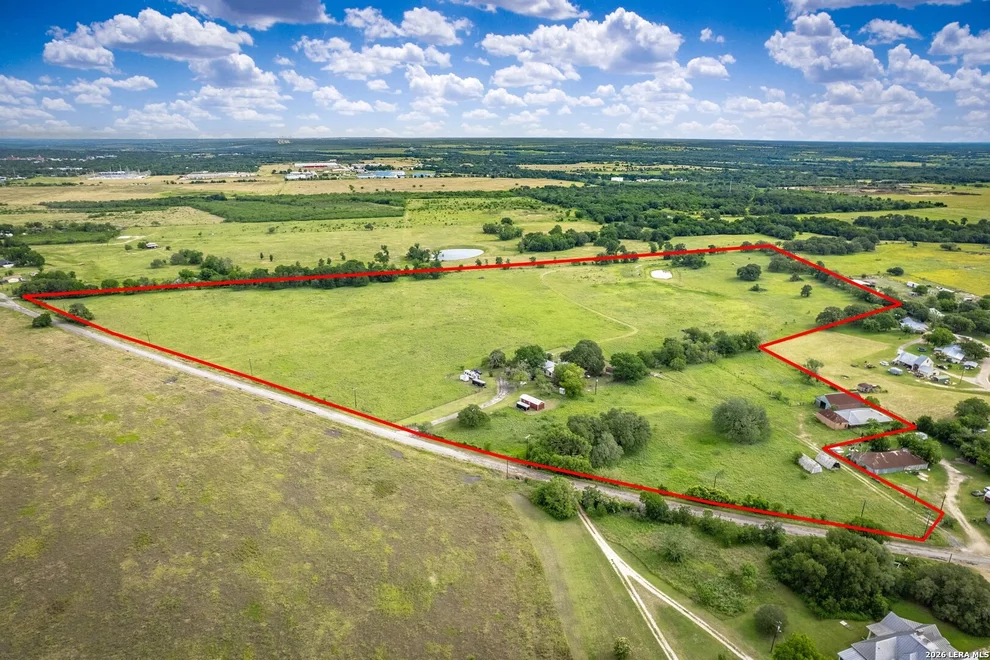 Unit for sale at 425 SEAWILLOW RD, Lockhart, TX 78644