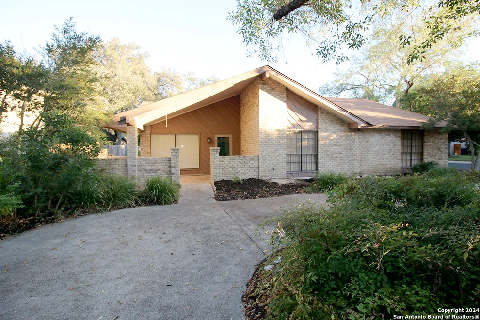 Unit for sale at 2002 Oak Vista, San Antonio, TX 78232