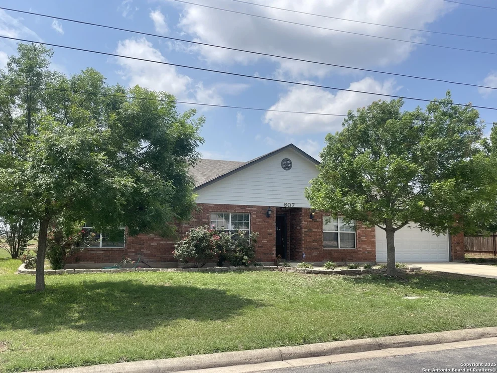 Unit for sale at 607 33rd Street, Hondo, TX 78861