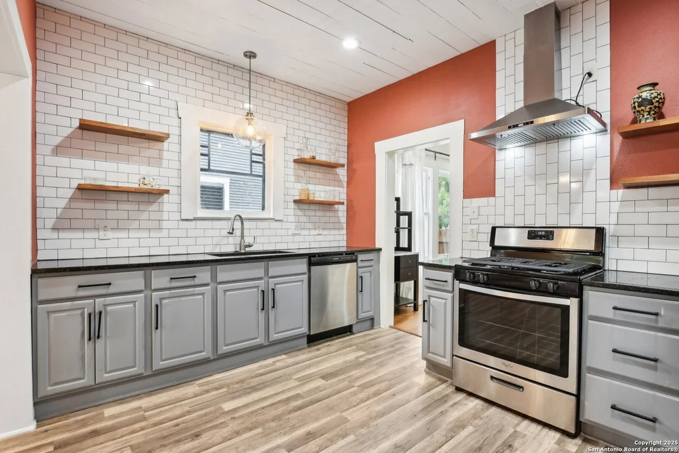 Unit for sale at 230 Glenwood, San Antonio, TX 78210
