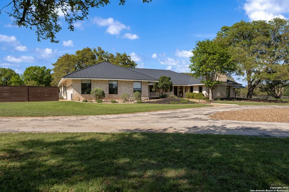 Unit for sale at 31520 Meadow Creek Trail, Boerne, TX 78015