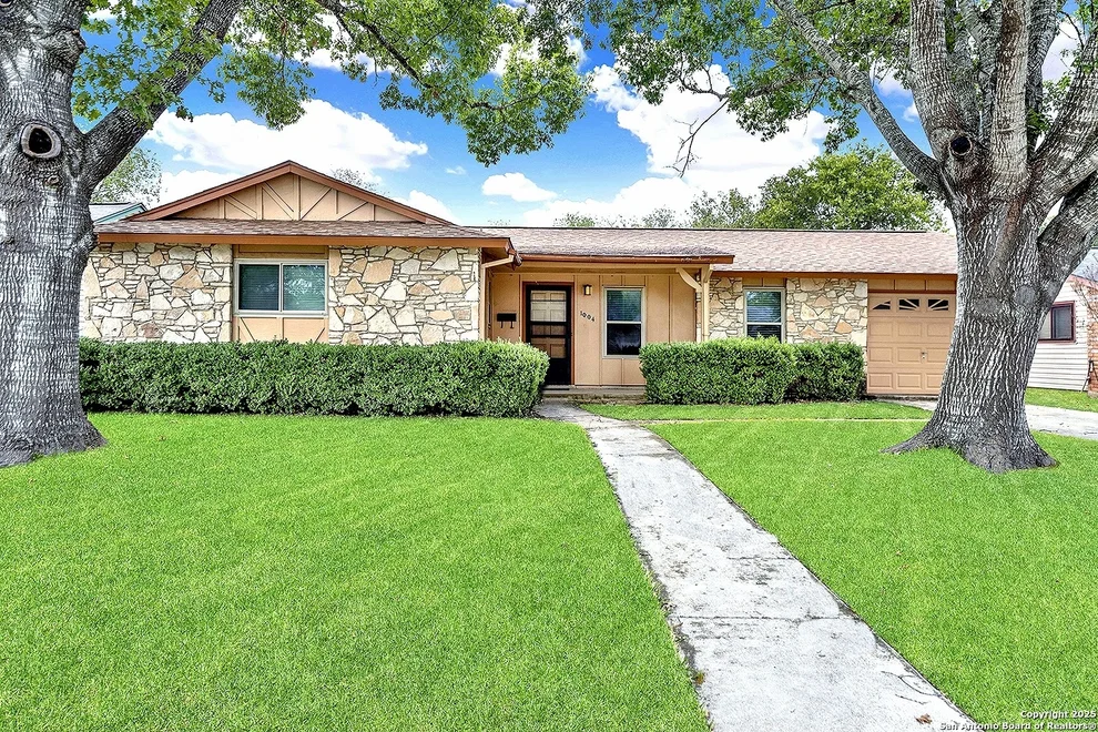Unit for sale at 1004 Gettysburg, Schertz, TX 78154