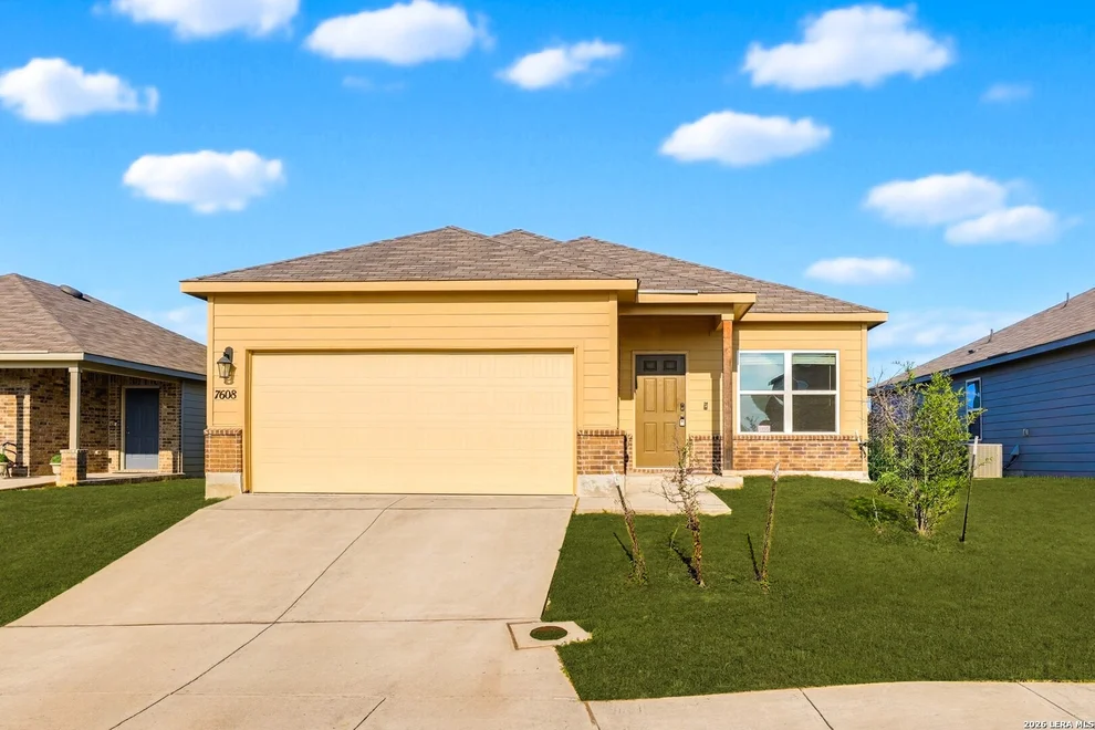 Unit for sale at 7608 Zenith Ln, San Antonio, TX 78244