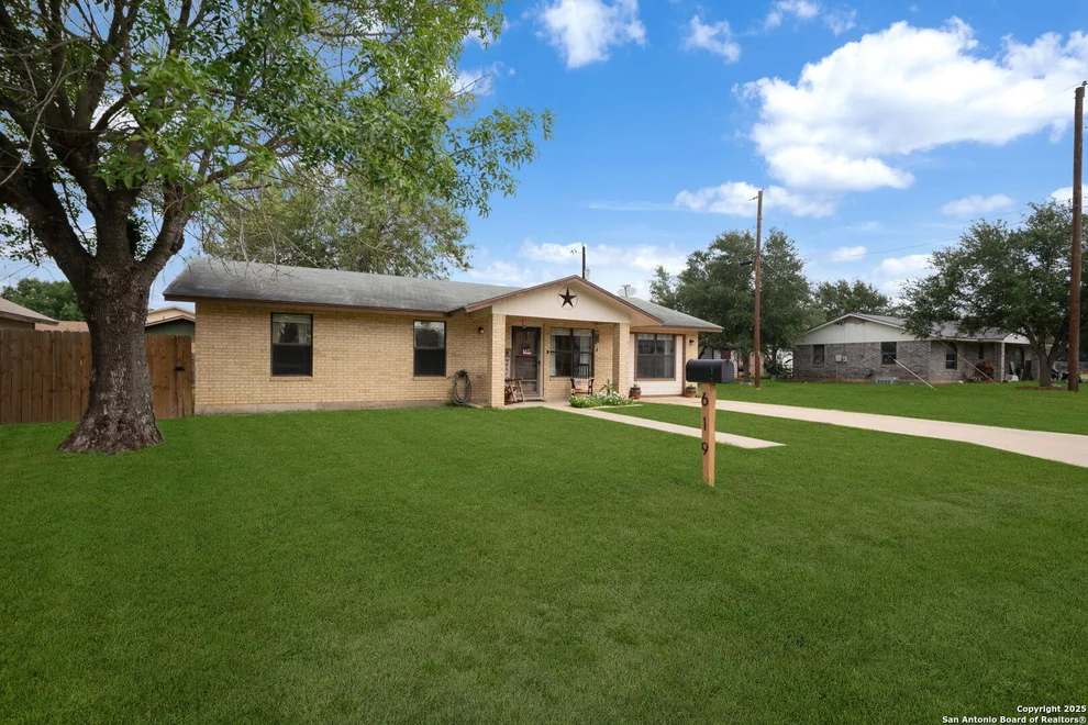 Unit for sale at 619 Mimosa, Floresville, TX 78114