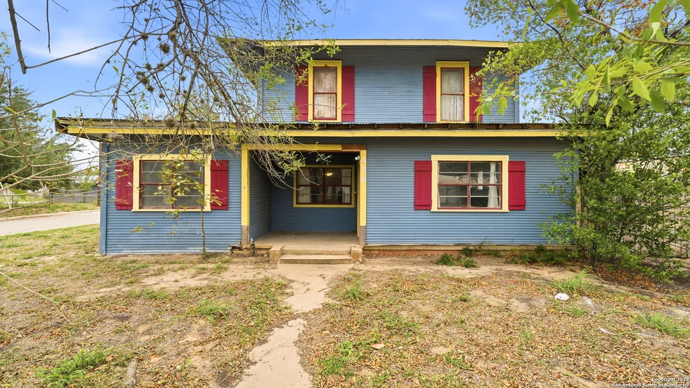 Unit for sale at 536 Commerce St, Pleasanton, TX 78064