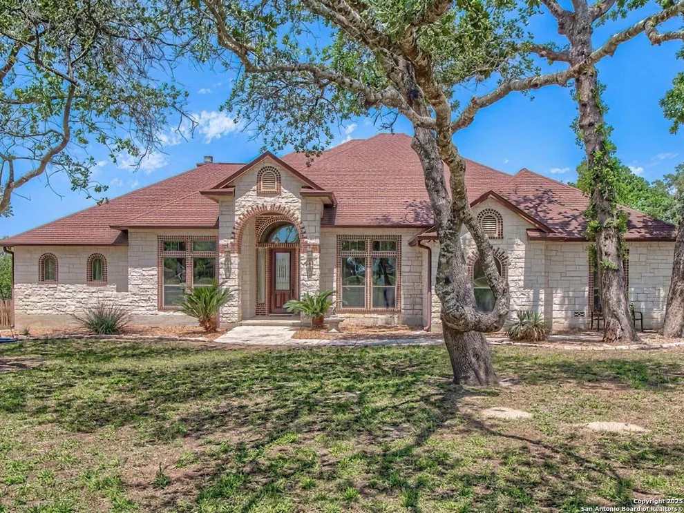 Unit for sale at 141 Circle Six, La Vernia, TX 78121