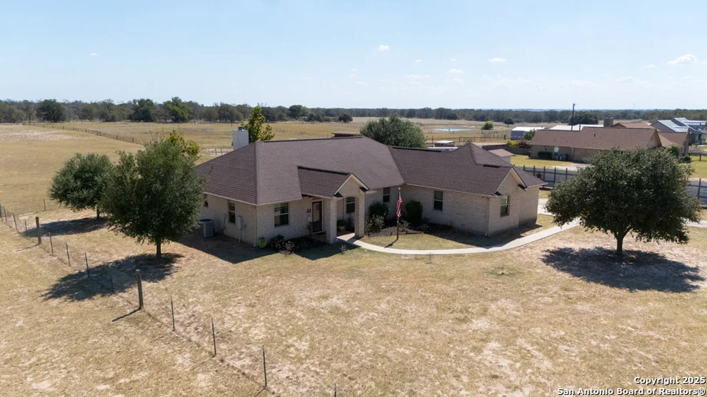 Unit for sale at 239 S Palo Alto, Floresville, TX 78114