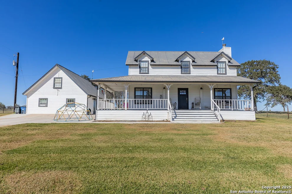 Unit for sale at 2400 Elm Creek, Seguin, TX 78155