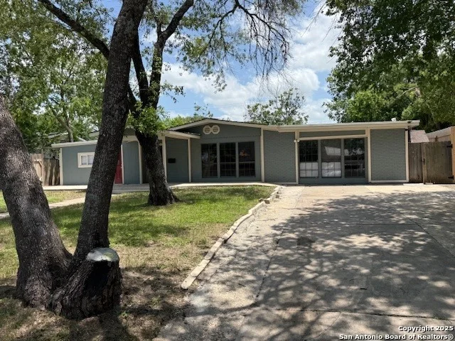 Unit for sale at 310 Brettonwood, San Antonio, TX 78218
