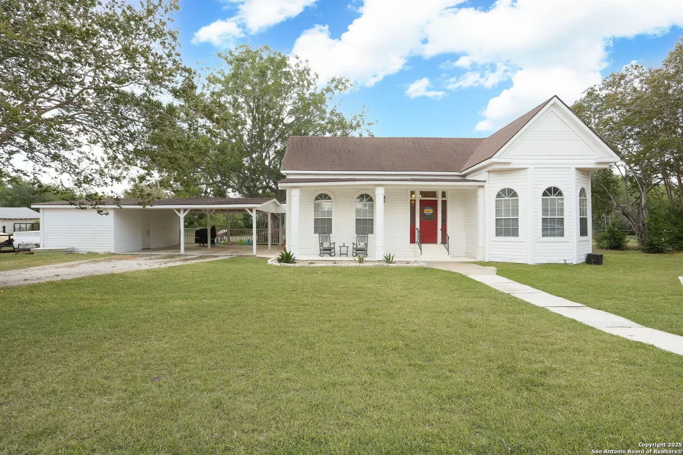 Unit for sale at 1503 S 2nd Street, Floresville, TX 78114