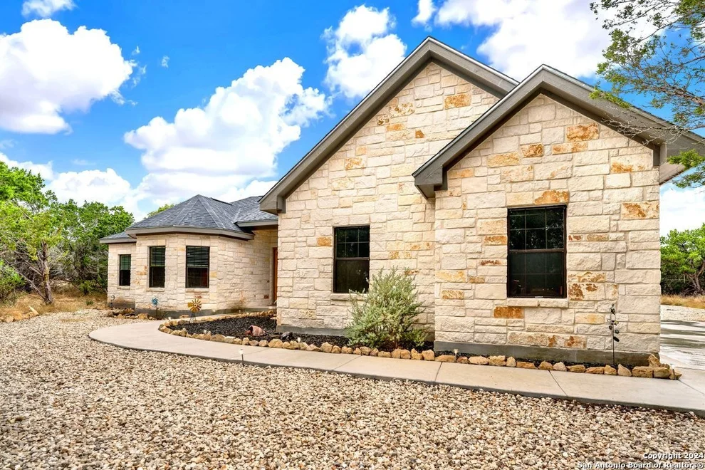 Unit for sale at 115 Creek Drive, Bandera, TX 78003