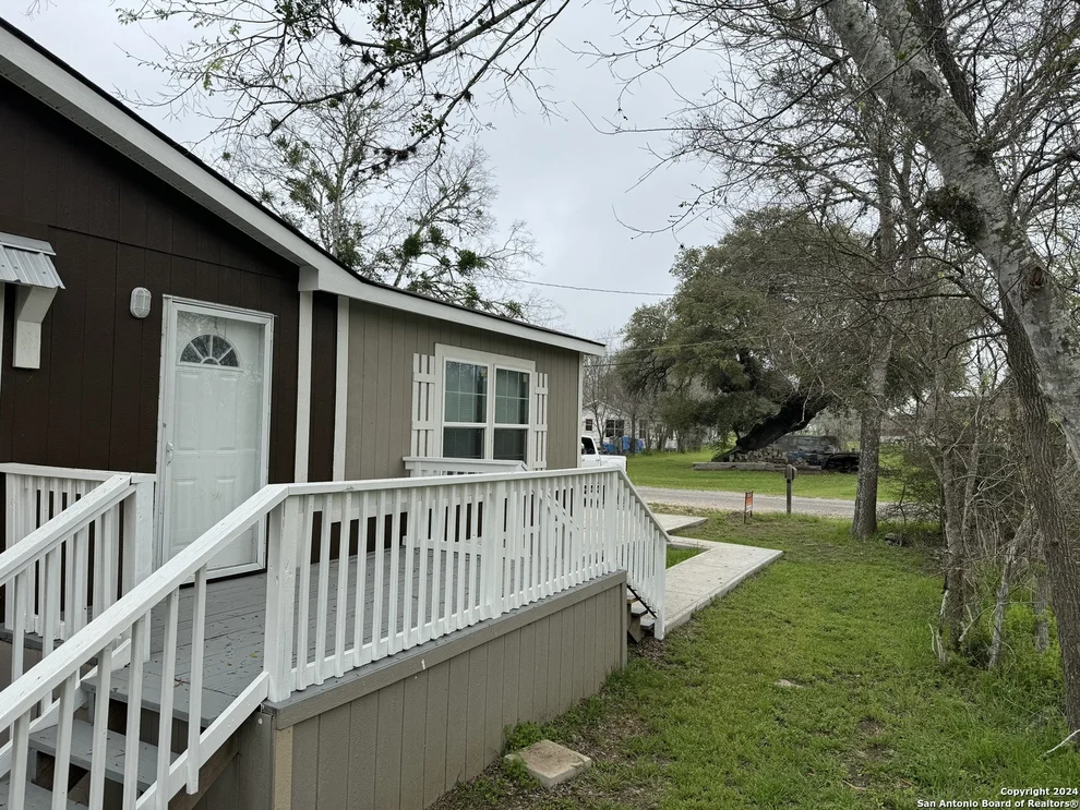 Unit for sale at 209 Green, Cuero, TX 77954