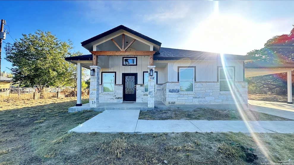 Unit for sale at 310 royal oaks, Somerset, TX 78069
