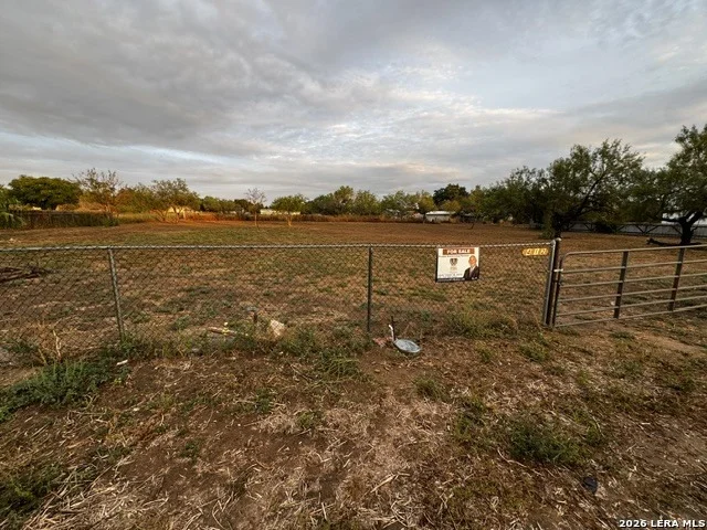 Unit for sale at 412 N Transportation Dr, Devine, TX 78016