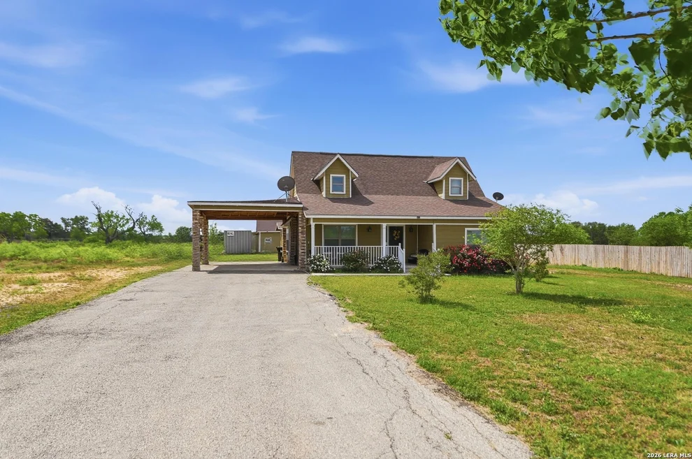 Unit for sale at 163 Buckeye, Seguin, TX 78155