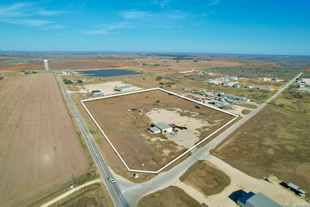Unit for sale at 101 RANCHO GRANDE, Floresville, TX 78114