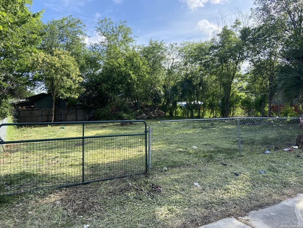 Unit for sale at 1204 Perez St, San Antonio, TX 78207