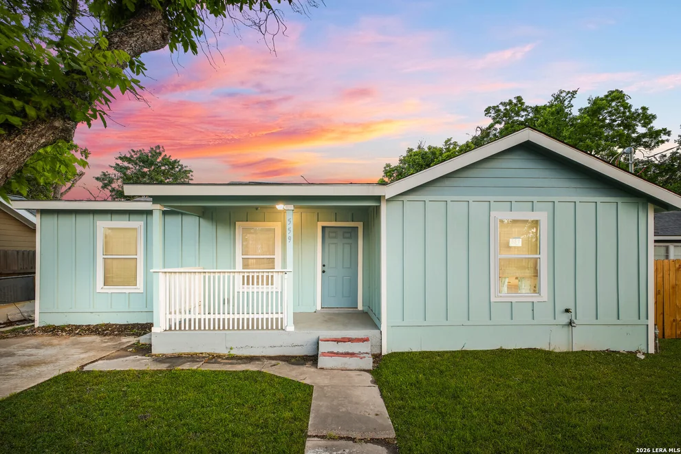 Unit for sale at 559 W Nacogdoches St, New Braunfels, TX 78130
