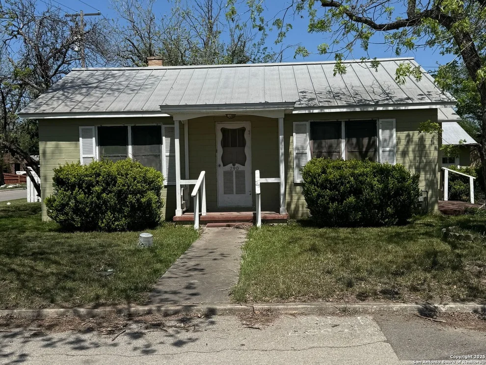 Unit for sale at 790 N Central, New Braunfels, TX 78130