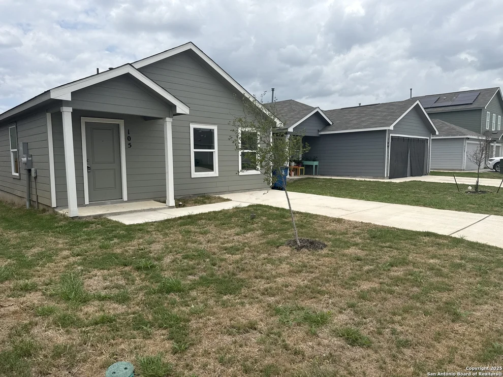 Unit for sale at 105 Horseshoe Trails, Pleasanton, TX 78064